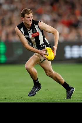 Will Hoskin-Elliott is one of a number of roleplayers who have had their role shifted across the early weeks of 2024, covering for injuries elsewhere in the best 22. Starting the season on a half back flank, he has had to move up the ground through wing and to half forward, culminating in a crucial contribution to the win over Port Adelaide a month ago. Since that game he has played key position forward, something which his spindly body has never really been suited for despite his height, and coach Craig McRae would love not to have to play him there. For now, the Pies do what they must.