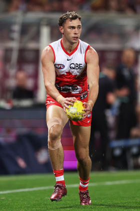 Will Hayward has featured in a lot of trade talk stories this season, but signed a five-year contract during the week to keep him at the Swans for the remainder of his career. Some might have wondered what the fuss was about, since he doesn't feature in many highlights, doesn't top the goalkicking and has always been a support player to bigger stars. However, he has always proven a tough matchup playing as a flanker and not in a key position, since he has the height of a target man but also the tank and ground skills of a smaller unit. He will be worth the contract.